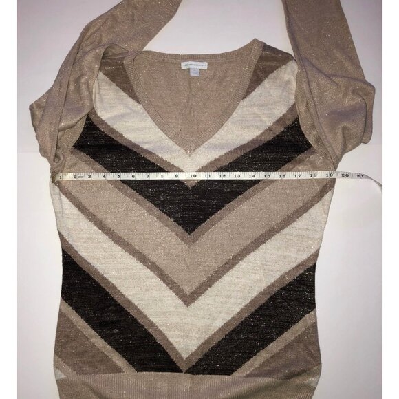 NEW YORK & CO.-. WOMENS LONG SLEEVE V-NECK PULLOVER SWEATER SIZE MEDIUM - Picture 6 of 6